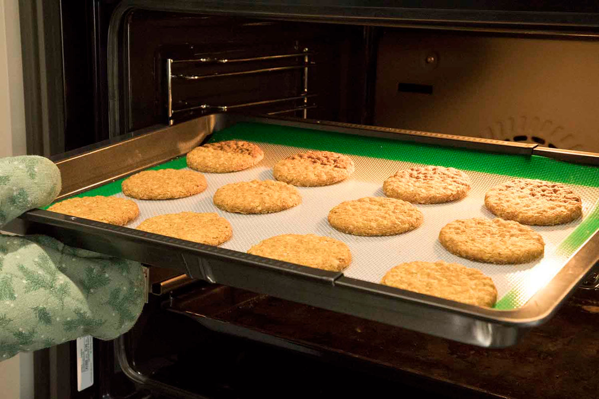 Combi-set: siliconen bakmat + ovenreiniger
