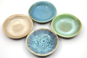 Set van keramische schaaltjes in 4 verschillende kleuren